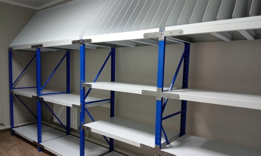 Стеллаж с разделителями для вертикального хранения